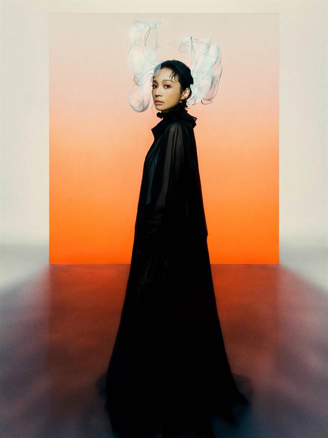 Faye詹雯婷為新專輯擔任製作統籌。（亞神音樂提供）