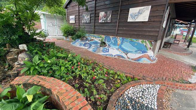 台南市官田区大崎里在国立台南艺术大学师生的加持下获全国环境清洁维护考核特优的殊荣。（环保局提供／洪荣志台南传真）