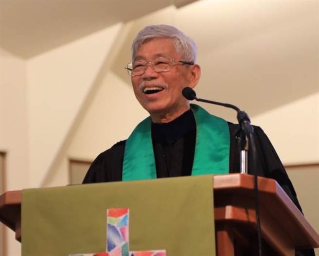 蕭美琴的父親、前台南神學院院長蕭清芬，11月於美國紐澤西州辭世，享壽86歲。（圖／摘自蕭美琴臉書）