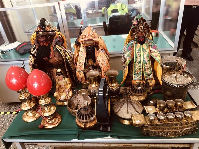 林姓嫌犯覺得家裡不乾淨，到處偷神像回家膜拜。（民眾提供／陳淑娥台中傳真）