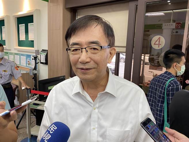 中華郵政公司董事長吳宏謀指出，明年將跟進軍公教調薪4％的腳步，預估可替基層加薪1000元以上。（本報資料照）