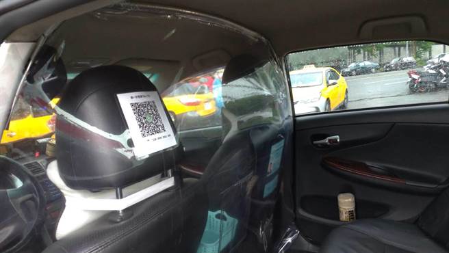 花蓮縣府招募防疫計程車隊，車內都會加裝隔離板等設備。（花蓮縣府提供／王志偉花蓮傳真）