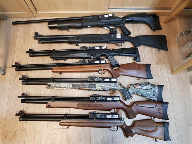 刑事警察局中部打击犯罪中心获报台中市一名模型枪卖家改造枪械，造成治安危害。（民眾提供／卢金足台中传真）