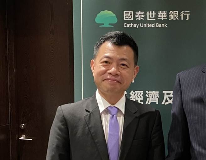 耶诞树还卡在船上 林启超：明年「高通膨」将比预期更高且更久。（资料照/魏乔怡摄）