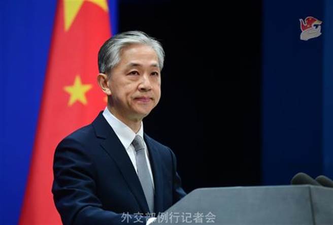 陆外交部发言人汪文斌谈俄美峰会：乐见俄美沟通对话改善关系。（中国外交部网站）