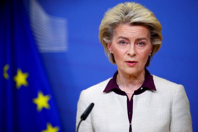欧盟执行委员会主席范德赖恩（Ursula von der Leyen）在9月份的承诺，「欧洲在中国拥有的铜矿区，或在中国拥有的港口间修筑完美的道路，这一点都没有意义。面对这类投资，我们要更聪明」。(图/路透社)