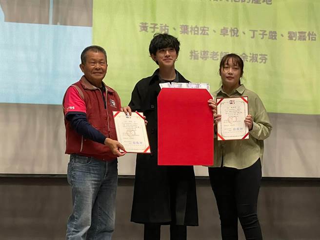 金牌与最佳人气奖由铭传大学团队获得。(吕筱蝉摄)