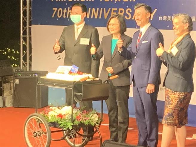 台湾美国商会在台成立70年，今晚举办庆祝酒会。（杨孟立摄）