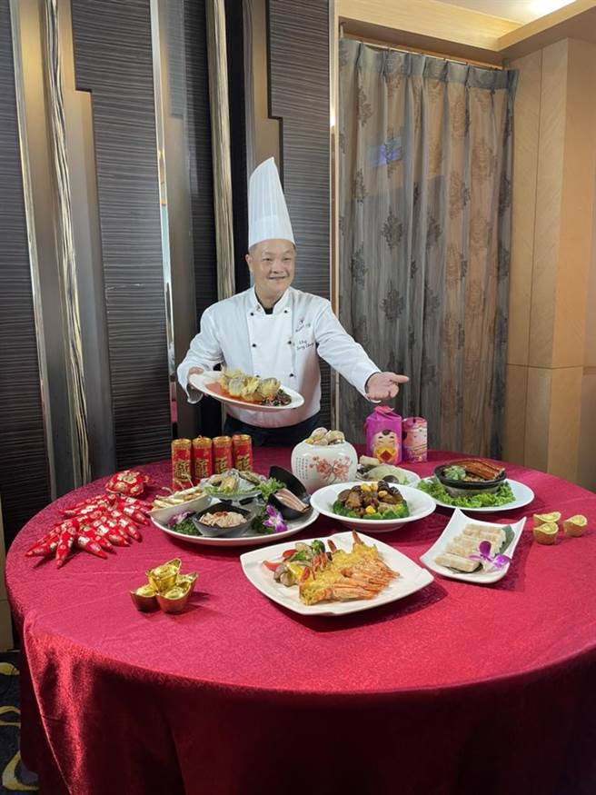 台中兆品酒店发表年菜外带「虎笑迎新富贵吉祥组」，12/31前预订优惠价3888元。（图／曾丽芳）
