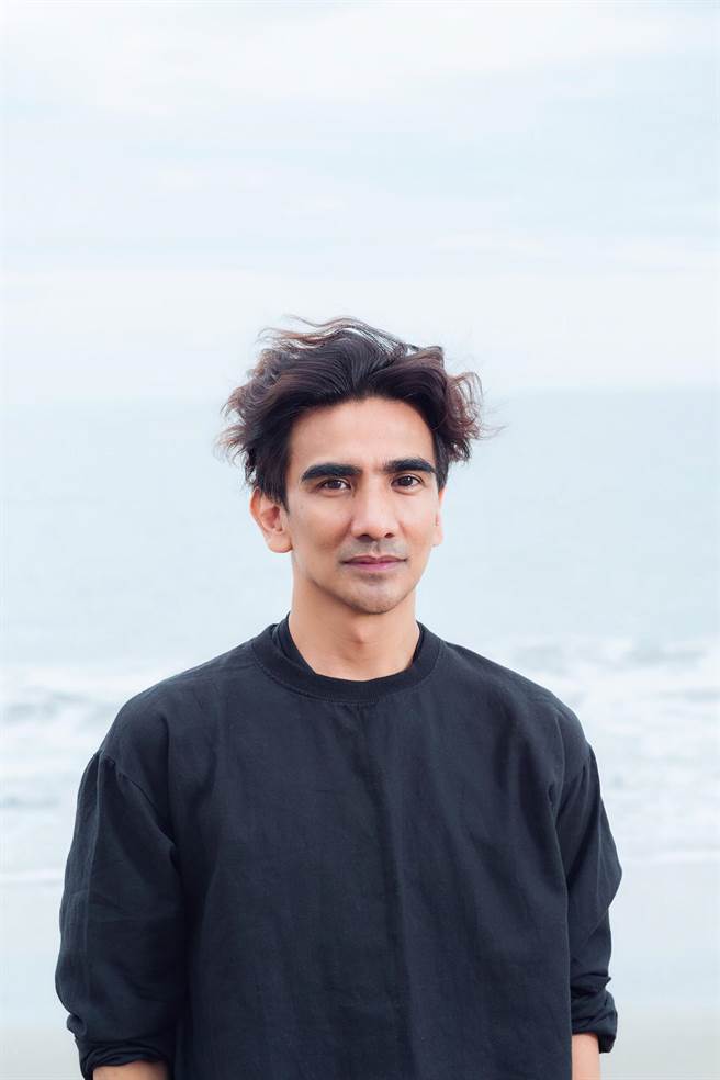 国家文艺奖舞蹈类得主布拉瑞扬．帕格勒法目前正在巡演，透过布拉瑞扬舞团执行长廖咏葳转达想法，以排湾族语「masalu」（谢谢之意）表示感谢。（国艺会提供）