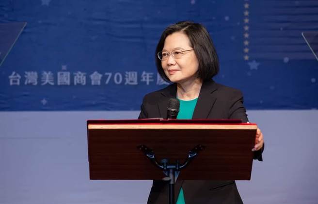 美国CIA公开资料显示，今年全球生育率最低的国家为台湾，排名还在南韩和新加坡之后。一个国家的生育率代表人民对国家的期待和希望，越低越没希望，台湾拿到这个世界第一，不知道该哭还是该笑！(图/取自蔡英文脸书)