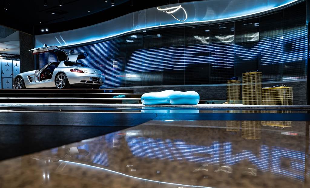 567 萬元起， Mercedes-AMG GT 4-Door Coupé 43 4MATIC+ 限時首現 SPACE 品牌概念空間!(圖/CarStuff)