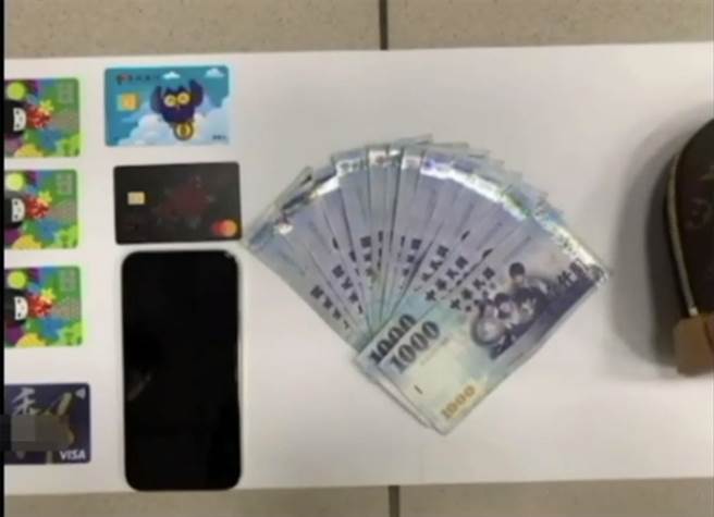 许女犯罪所得约台币93万余元，全案依刑法诈欺罪嫌移送台中地方检察署侦办。（民眾提供）