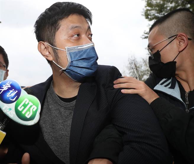 民进党立委高嘉瑜遭男友林秉枢（如图）施暴，日前有PTT网友发现，林秉枢事件的维基百科，被某新增条目「合照或互动的名人：馆长、柯文哲、赖清德」，经查发现IP来自于交通部公路总局。（资料照，刘宗龙摄）