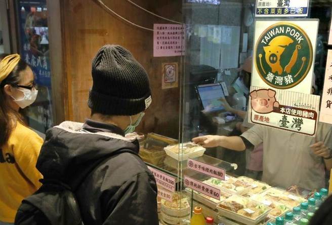 台铁便当60元CP值超高，大批老饕见菜色狂讚。（本报系资料照）