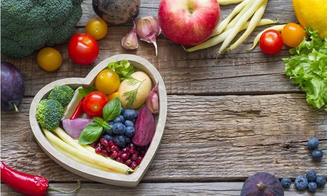 得舒饮食抗癌又降血压、血脂 但营养师警告:4种人不宜。(示意图/Shutterstock)