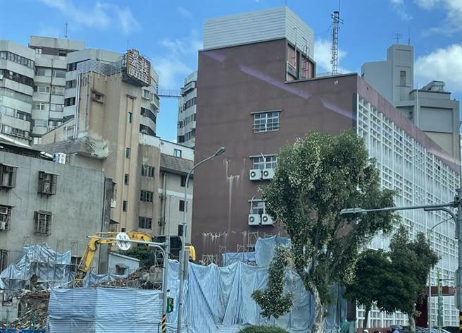 老旧建物的都更、危老重建，已跃居为显学，但制度要先建立，中华都更总会研拟「都更危老整合业管理条例草案」，整合全台3万名都更危老推动师人必归业、业必归会。图文∕蔡惠芳
