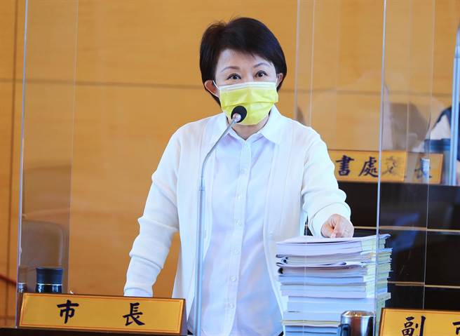 市长卢秀燕说，老旧楼房市府将加强安检，动用第二预备金购买4万组住警器及灭火器等，优先配置于屋龄超过40年的住宅减少损伤。（陈世宗摄）