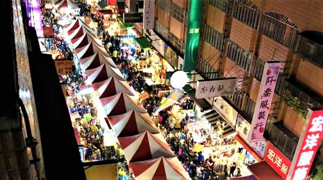 台中市府经发局9日表示，今年的年货大街仍禁止边走边吃，也不开放试吃。（台中市府提供／卢金足台中传真）