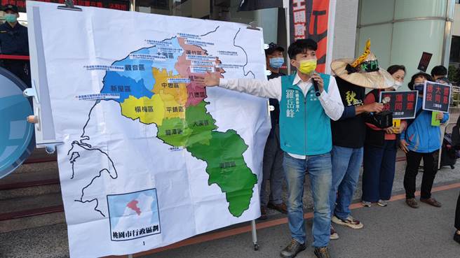 桃园市议员参选人罗岳峰表示，桃园有14座火力发电厂，郑文灿为了中央能源政策，牺牲桃园人的肺。（赖佑维摄）