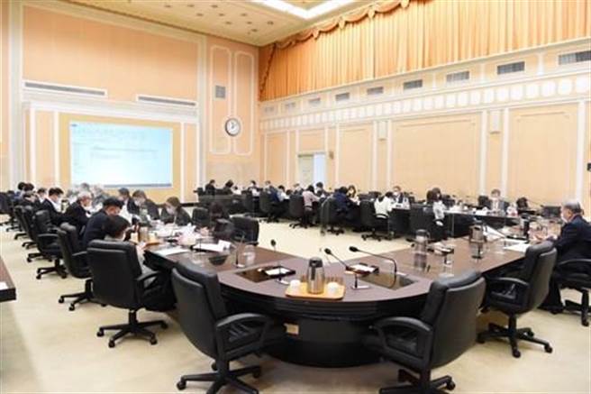 行政院副院长沈荣津9日邀集法务部、公平会、经济部、农委会、财政部、行政院消费者保护处成立「物价联合稽查小组」（法务部提供）