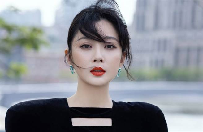 殷桃演技精湛，獲得金鷹獎、飛天獎、白玉蘭獎視后殊榮。(圖／翻攝自殷桃微博)