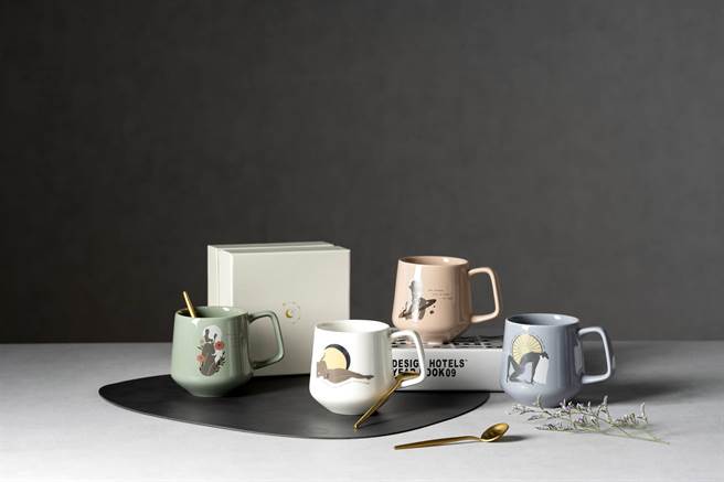 OLA x 唐绮阳星座联名马克杯礼盒，内含马克杯、搅拌匙，原价799元，22日前预购特价599元，再享HOLA点数10倍送。（HOLA提供）