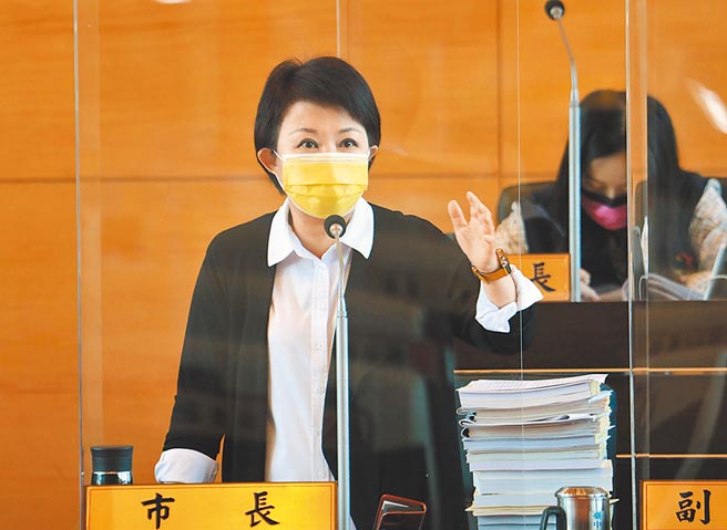 台中市長盧秀燕強調，市府積極啟動提高囤房稅率計畫，最快明年上半年公布方案送議會審議。（陳世宗攝）