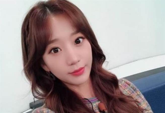 朴信映原本声势大好，却因抢黄灯断送事业。(图/翻摄自韩网)