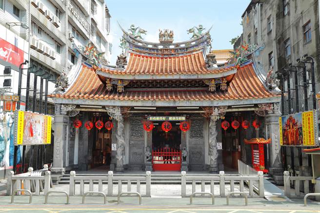 新莊慈祐宮是新莊老街上知名的百年古蹟廟宇。（新莊慈祐宮提供）
