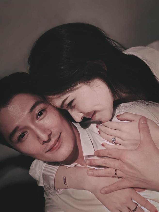 邱泽今宣布与许玮宁结婚。（翻摄邱泽脸书）