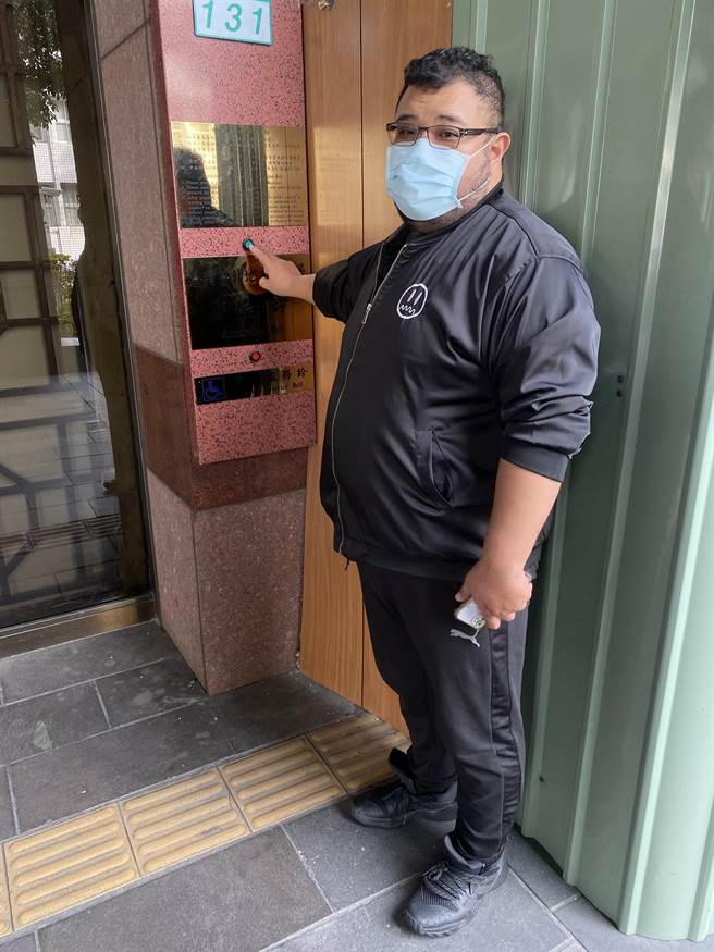 光洋科经营权之争延烧，小股东10日到北检控告光洋科背信。（小股东提供)