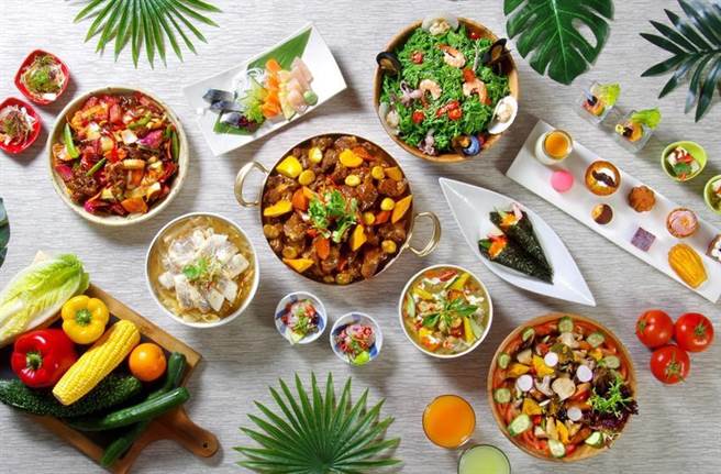 （台北花園大酒店搶除夕圍爐商機，包括「饗聚廚房」等館內各餐廳推出不同美饌，消費滿額可參加抽獎。圖／台北花園大酒店提供）
