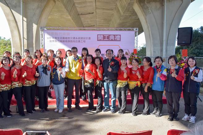 竹南鎮公所打通拓寬改善國道3號高架橋下平面道路，10日舉行動工典禮。（竹南鎮公所提供／謝明俊苗栗傳真）