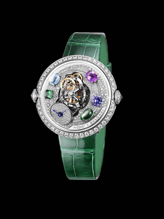寶格麗和MB&amp;F兩個鐘表品牌合作MB&amp;F x BVLGARI FlyingT Allegra珠寶表，白金表鑲彩寶款。（BVLGARI提供）