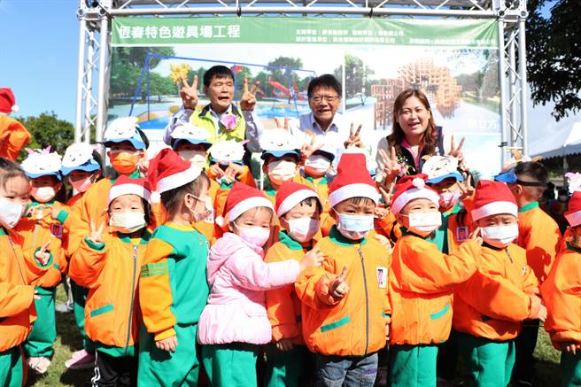 近年屏县府大力推动共融公园游具场，目标是33乡镇「一乡一特场」，而屏南区首个游具场将于明年5月在恒春石牌公园诞生。（谢佳潾摄）