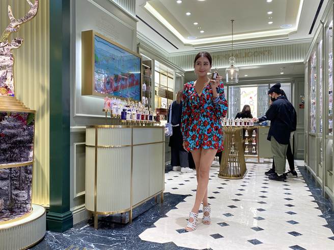 新光三越台中中港店三樓改裝、全新開幕，引進英國皇室御用PenHaligon's -潘海利根擁有深厚古典文化是進階玩香的香水控必入手的香水品牌。（馮惠宜攝）