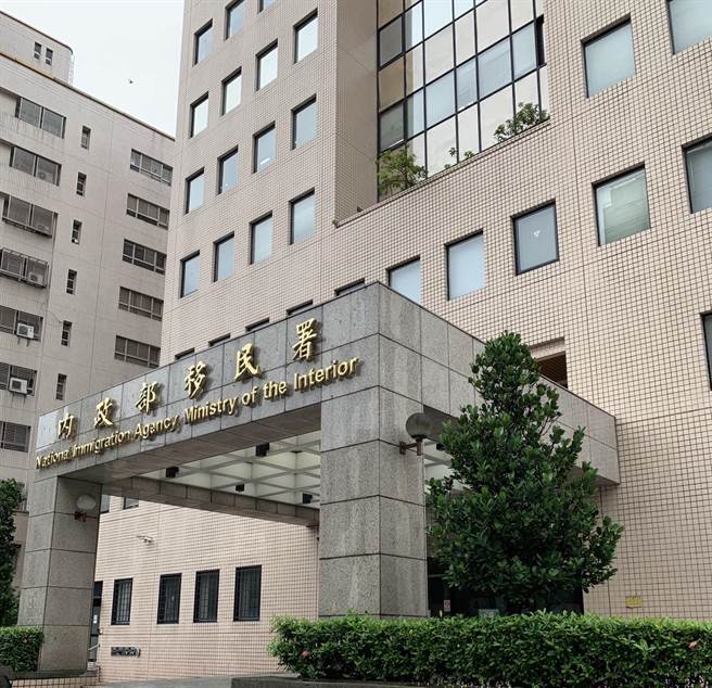 移民署表示已有3000多名逾期外國人出面接種疫苗。（本報資料照片）