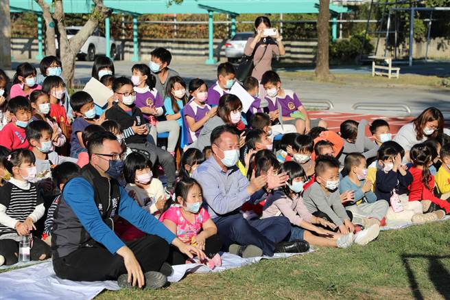 嘉義縣長翁章梁今天下午前往欣賞演出。（張亦惠攝）