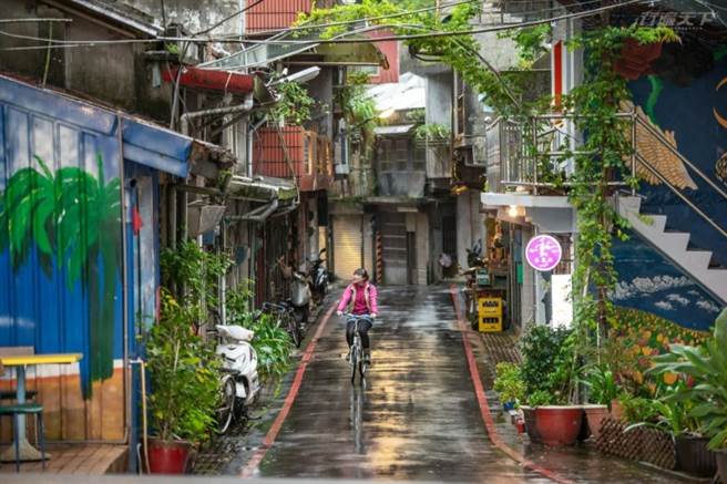 三貂岭自行车道-牡丹老街。(图/行遍天下)