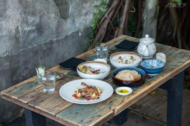 宜兰单车-废墟餐厅。(图/行遍天下)