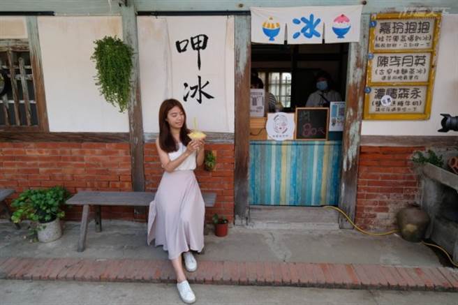 在和兴冰菓部享受冰凉甜蜜的特色冰品重温俗女剧情。
(图/行遍天下)