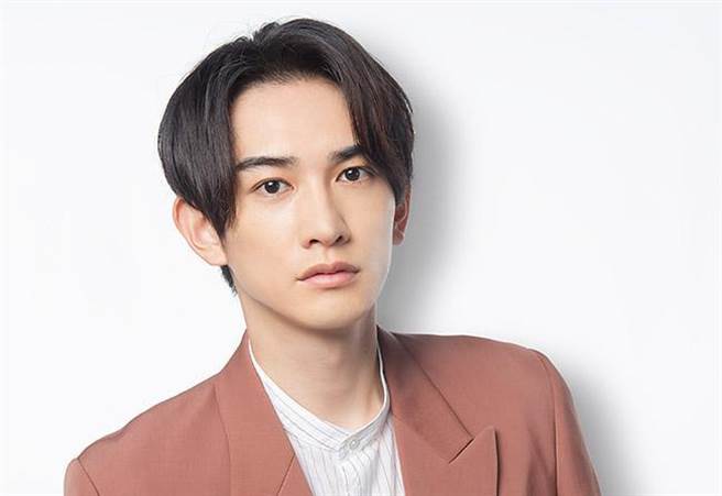 町田启太因演出人气BL剧《如果30岁还是处男，似乎就能成为魔法师》爆红。（车库娱乐提供）