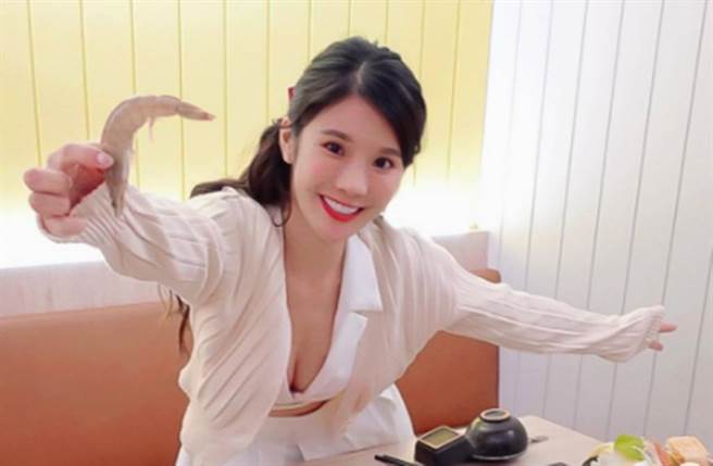 琳妲外型甜美、身材火辣。(圖／翻攝自琳妲IG)
