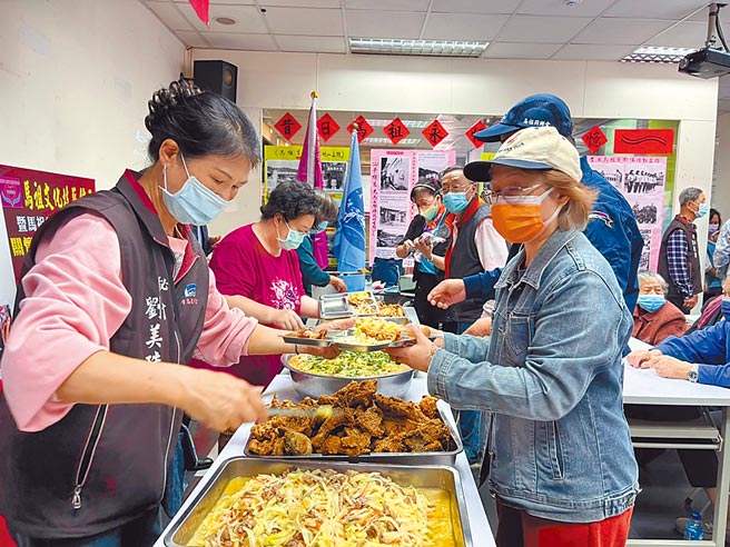 桃園市馬祖同鄉會成立關懷據點，11月起試營運供餐，預計明年1月7日將擴大辦理送餐及共餐服務。（陳夢茹攝）