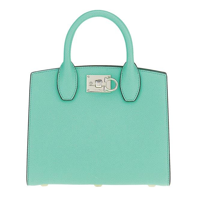 Ferragamo Studio系列薄荷绿牛皮提包6万4900元。（Ferragamo提供）
