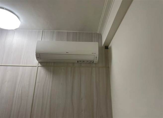 网友安装分离式冷气，却发生一件事让他傻眼。（翻摄脸书）