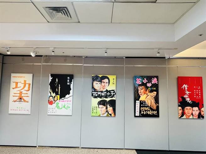 三重手绘电影画师李国明办展「画戏人生」，内有许多经典电影手绘海报（戴上容摄）