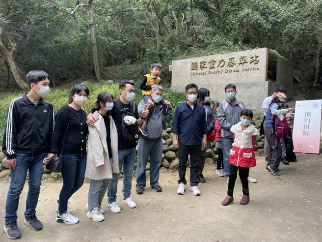 「打开新竹」活动11日起一连两天登场，大批民眾把握机会欣赏建筑之美、一窥护国城市科技与人文场域。（郑宏辉提供／陈育贤新竹传真）