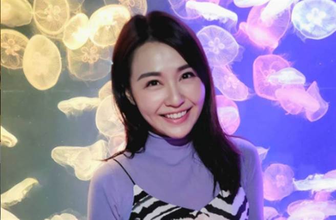 黄颖君近日退出演艺圈改当公务员。(图／翻摄自黄颖君IG)
